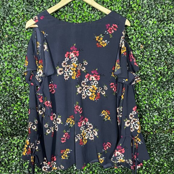 Skies are Blue, Plus Size Floral Print Cold Shoulder Blouse, Women's Size 2XL - Picture 4 of 7